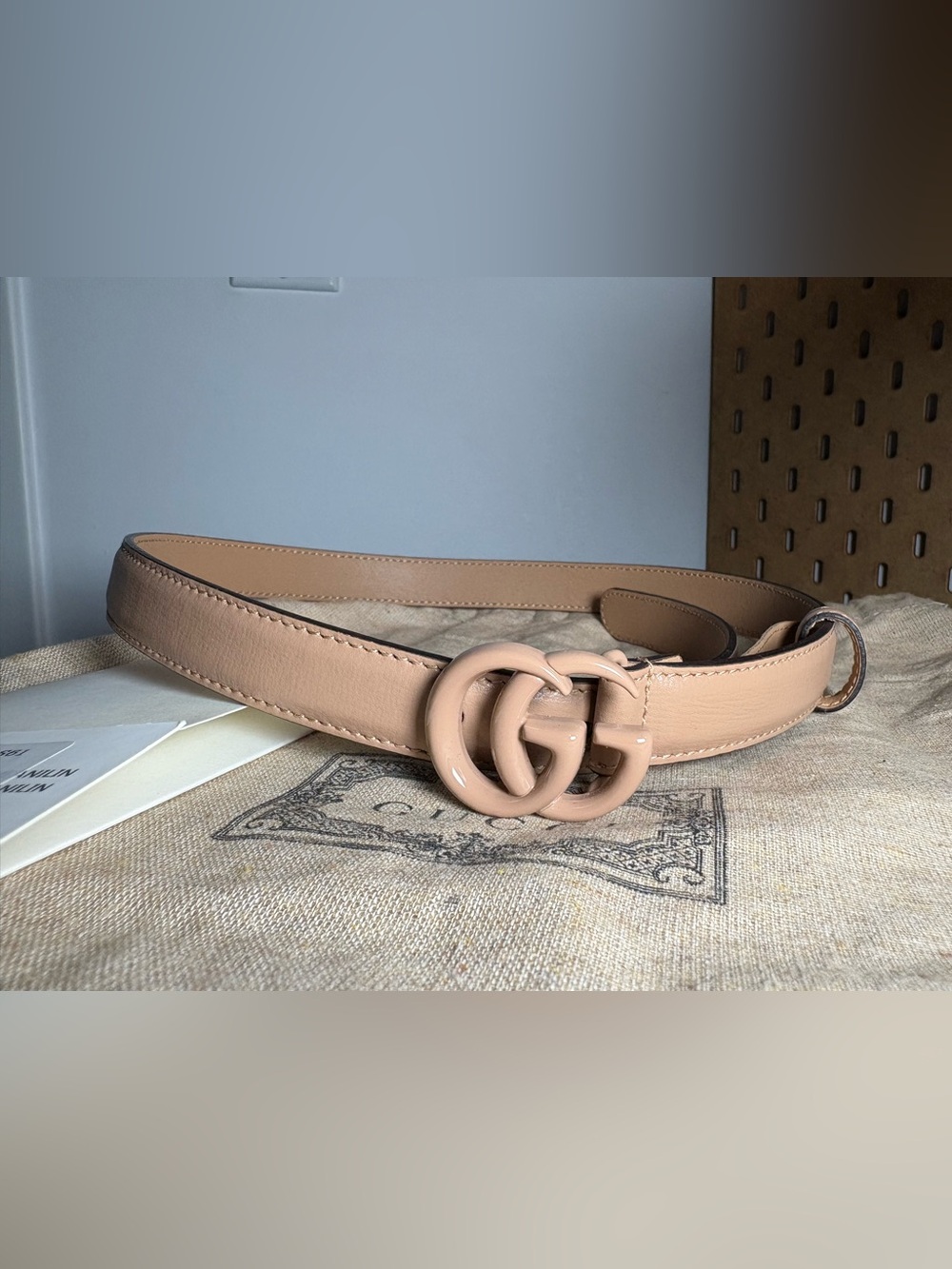 Gucci Beige Leather Belt with Iconic Logo - Picture 2 of 4